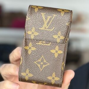 LV MONOGRAM ACCESSORY POUCH